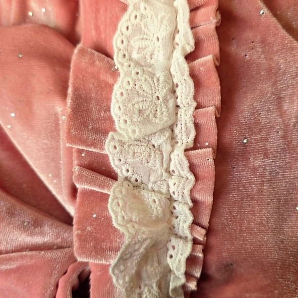 IMEKIS - Pink Velvet Pom Pom Baby Romper Dress - Picture 5 of 5